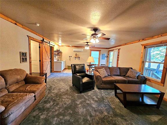 3rd image of 73 Sandalwood Ln