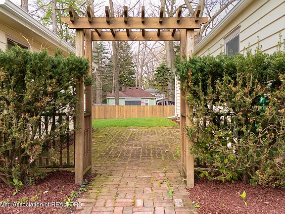 4th image of 1807 Shady Oak Ln