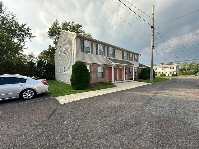 2 bed, $1,625 — Photo 1