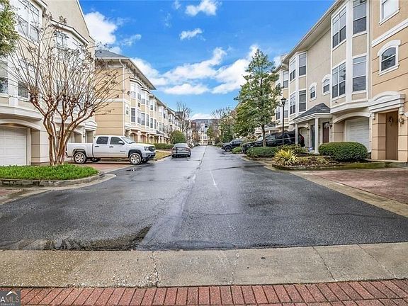 3rd image of 375 Highland Ave NE Unit 1002