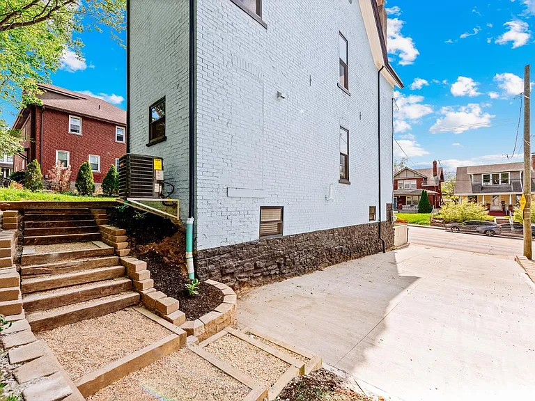 3634 Columbia Pkwy — Photo 7