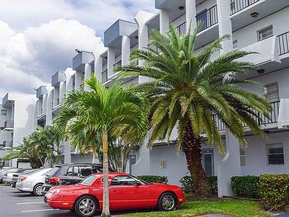 2nd image of 2998 Sunrise Lakes Dr E APT 118