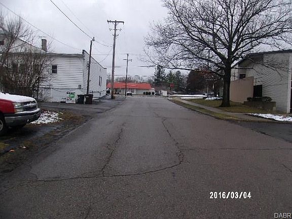 5th image of 20 Cedarlawn Dr