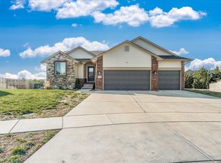 1118 N Spring Ridge Ct, Derby, KS 67037