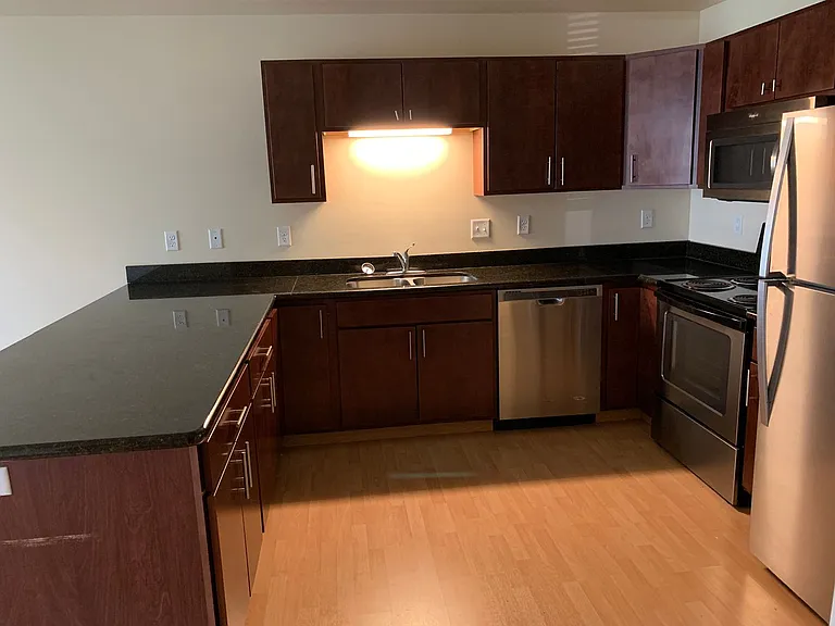 West Lake II Apartments — Photo 39