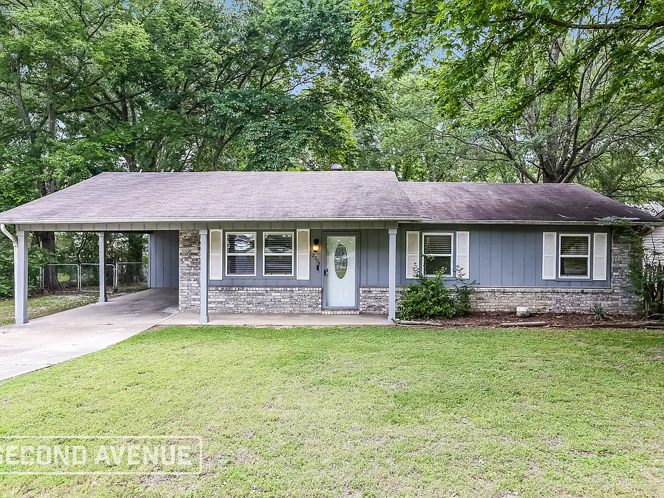 2204 Carywood Dr