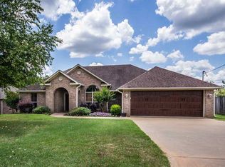 302 Remington Trl, Longview, TX 75604
