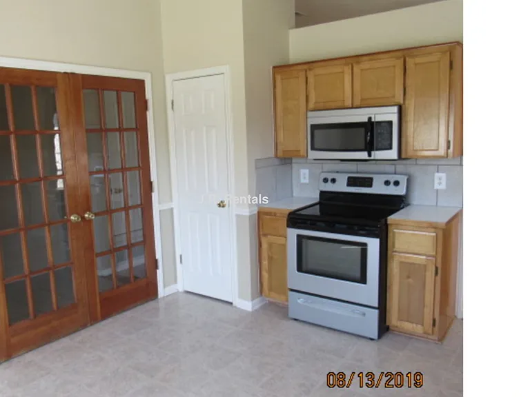1506 Creek St — Photo 77