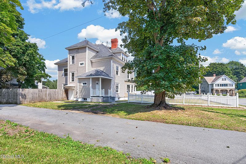 3rd image of 1 Main Street