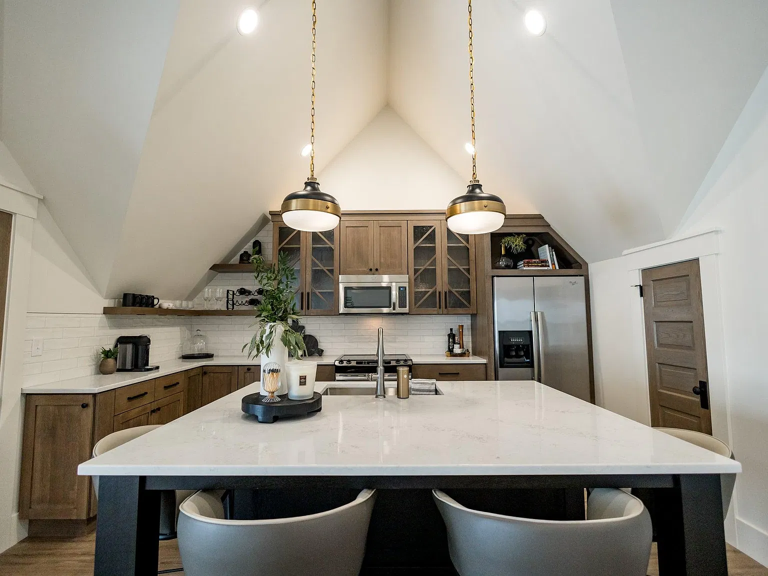 122 W Lexington Ave — Photo 2