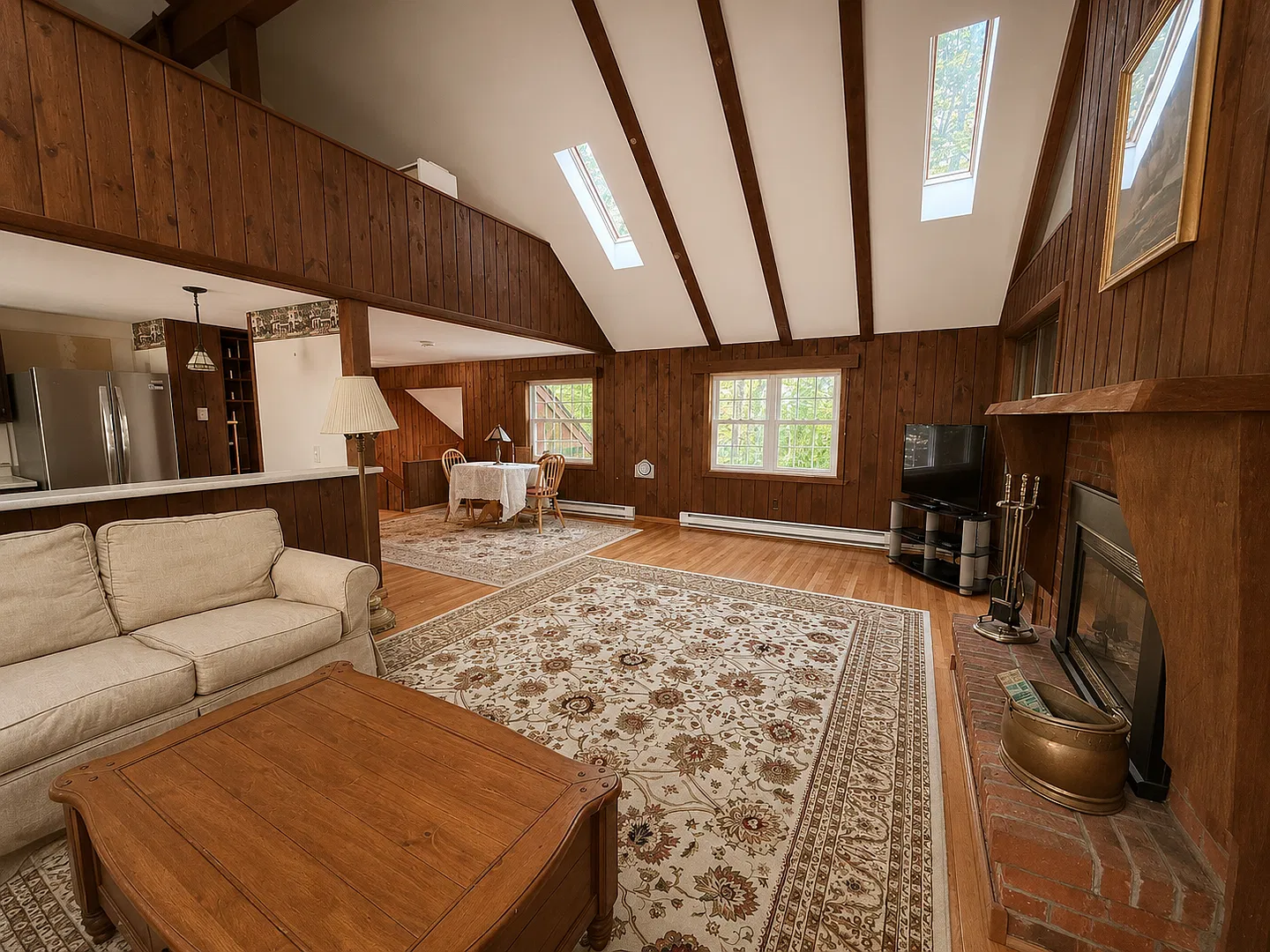 Enfield - 4 Bed, 2 Bath and a loft, fully furnished home - $2800 — Photo 1