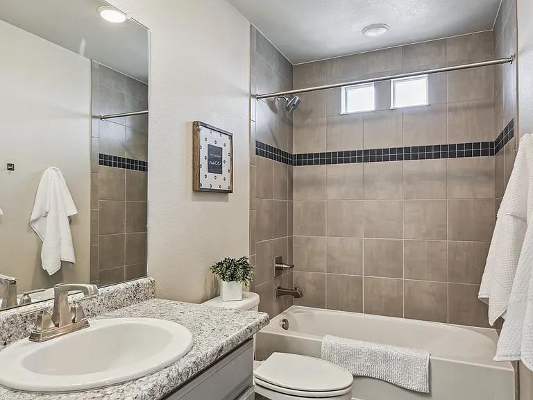 8095 E 128th Ave — Photo 3