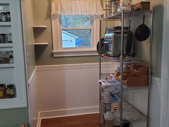 4th image of 218 N Jackson St