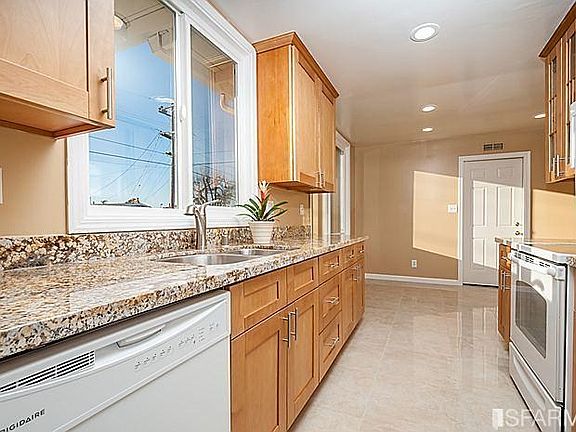 2nd image of 2516 Hazelwood Way