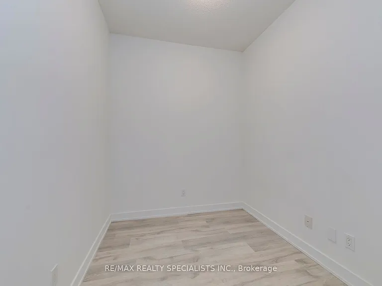 251 Manitoba St #914 — Photo 11