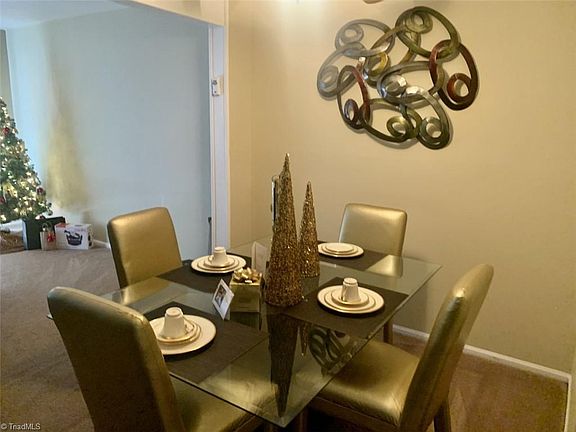 5th image of 207 E Montcastle Dr Unit D