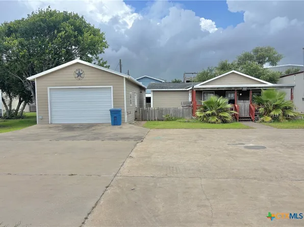 101 Cassie St, Port O Connor, TX 77982