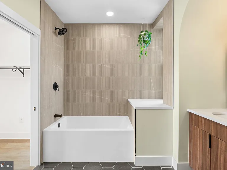 4503 N 19th St #2 — Photo 34