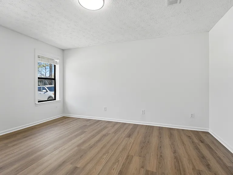 129 Sandalwood Cir — Photo 10