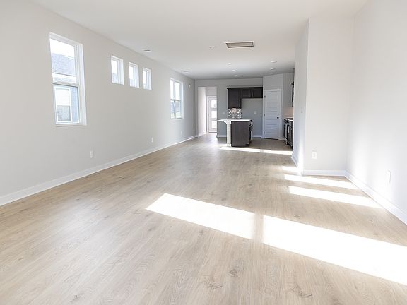 4th image of 2036 Stoney Brook Pvt Cir