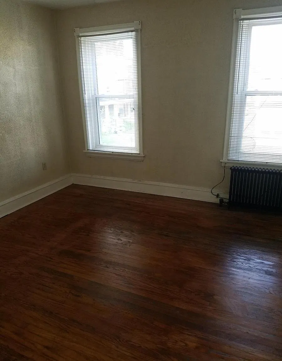 2 bed, 900 sqft, $1,350 — Photo 1