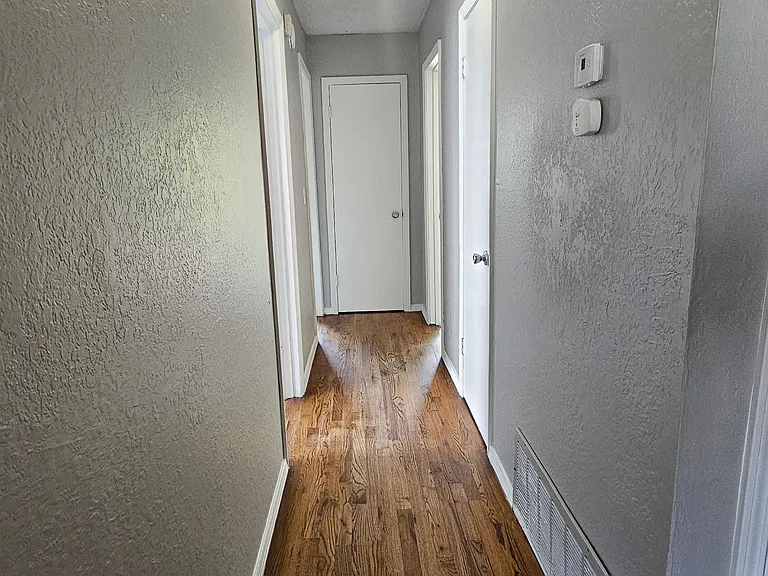 519 W Quantico St #519 — Photo 3