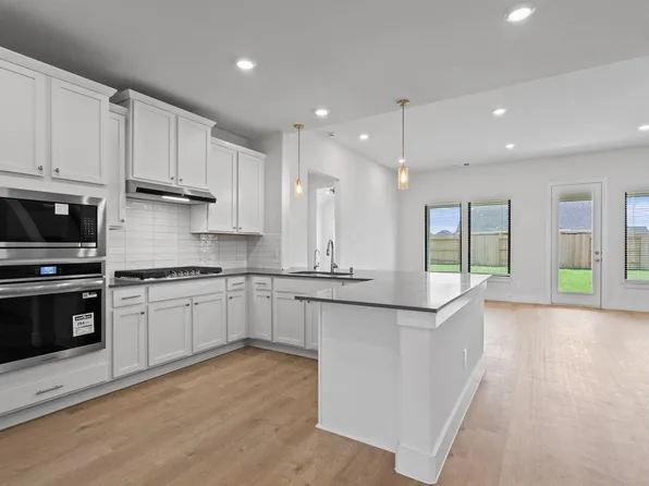 116 Black Hickory Dr, Waller, TX 77484