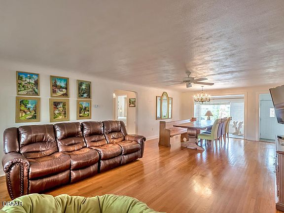 2nd image of 2832 S Atlantic Ave