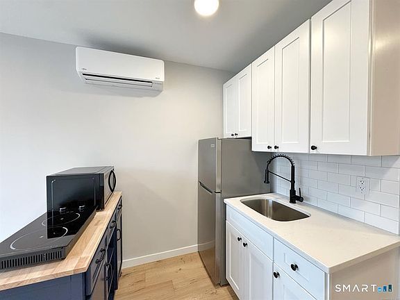 2nd image of 51 Wall St #5
