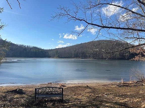 5th image of Lakeside Dr