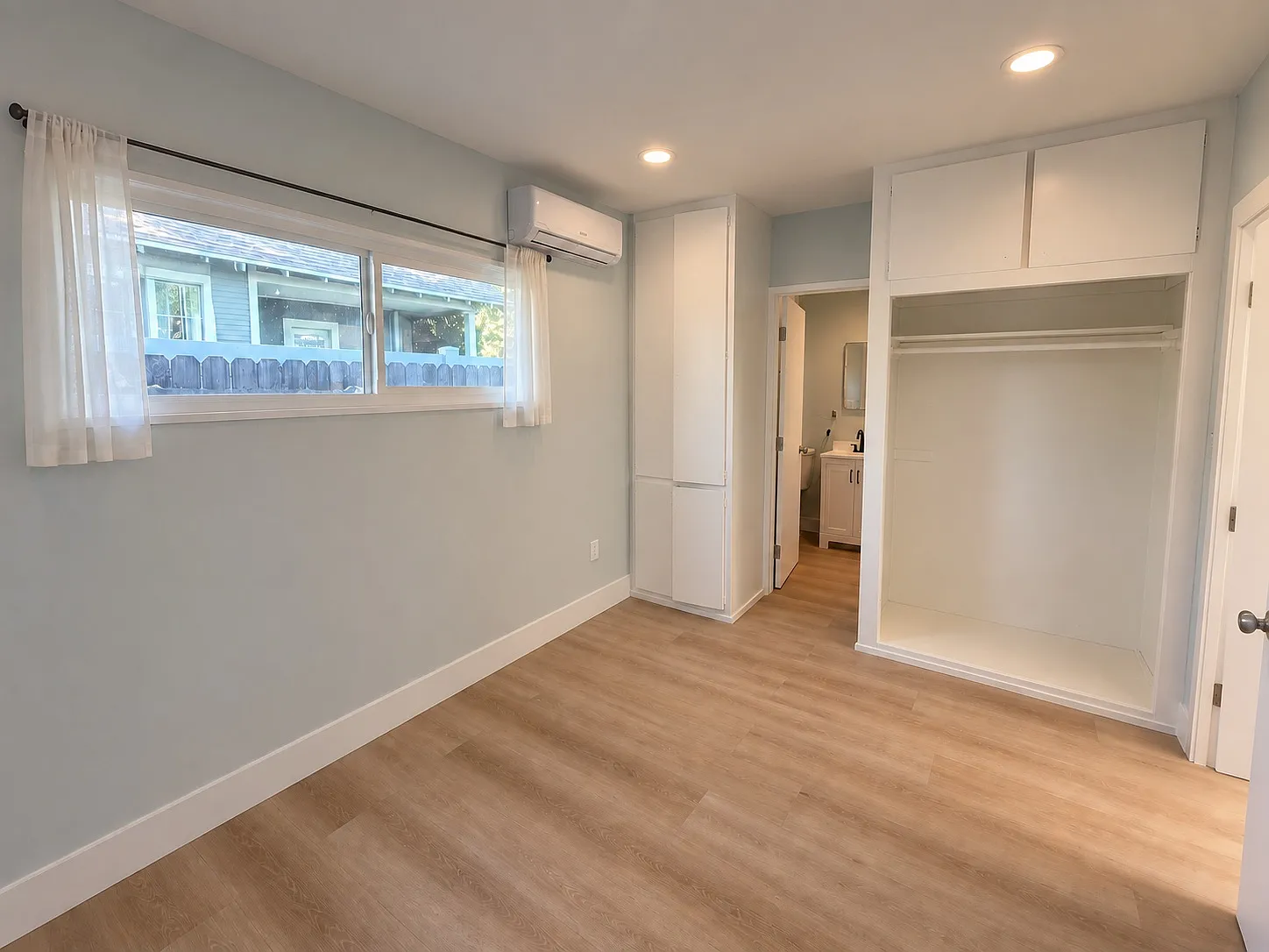 1 bed, 500 sqft, $2,200 — Photo 2