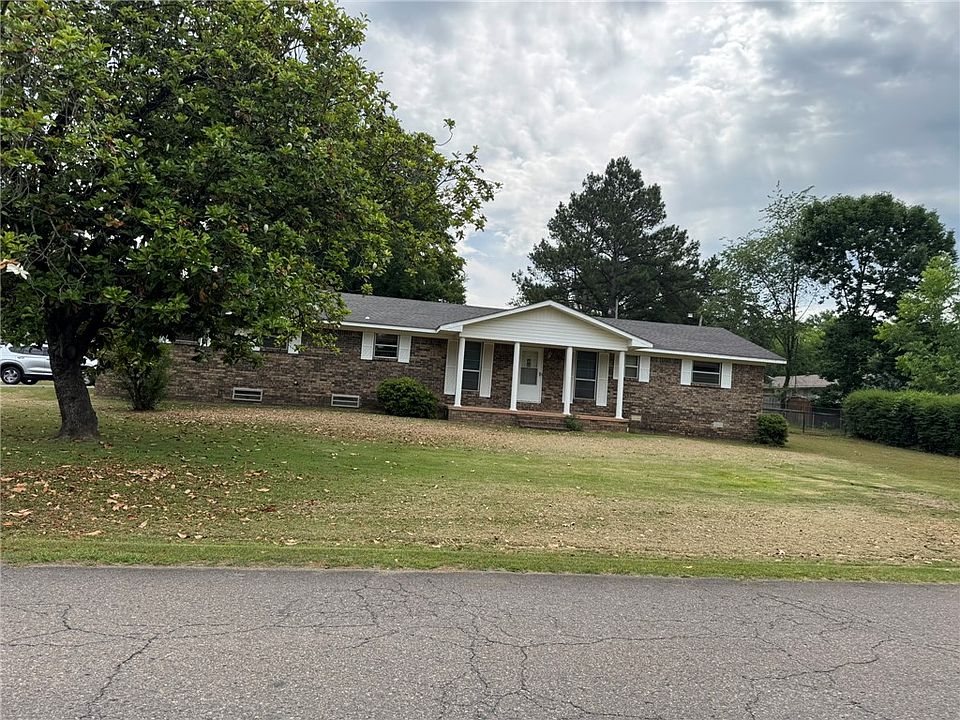 1st image of 3104 N Frankfort Ave
