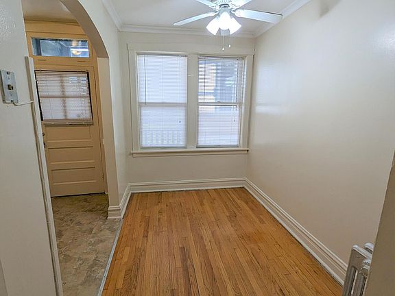 4th image of 4007 W Oakdale Ave #1