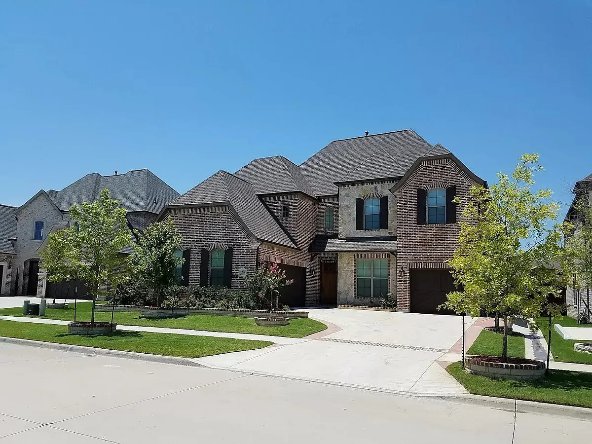 Exterior_2 - 11035 Pershing Ln