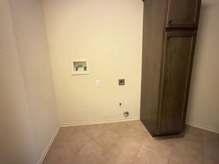 10100 Shadowview Dr — Photo 6