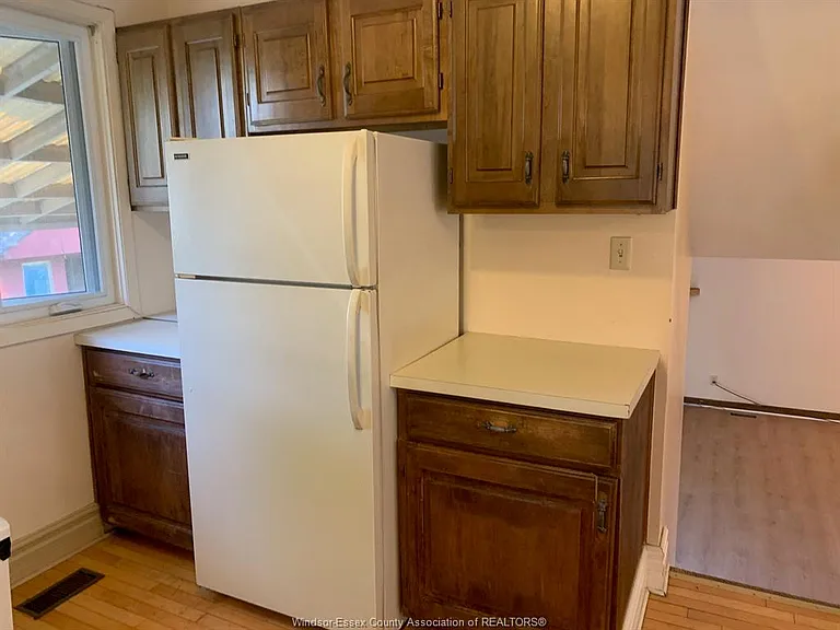 2383 Parkwood Ave — Photo 14