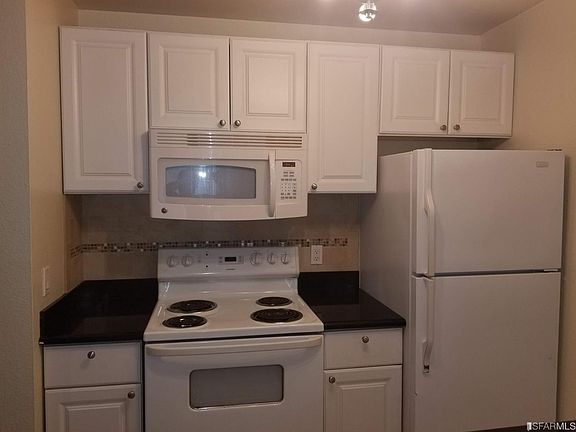 4th image of 391 Mandarin Dr APT 105