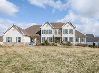 2 Avalon Ct, Flemington, NJ 08822