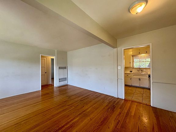 3rd image of 390-396 Pasadena Ave #396D