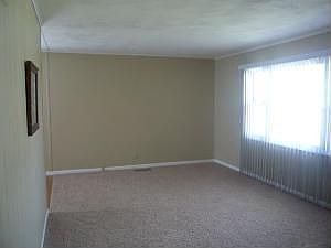 4th image of 2305 Edgelea Dr