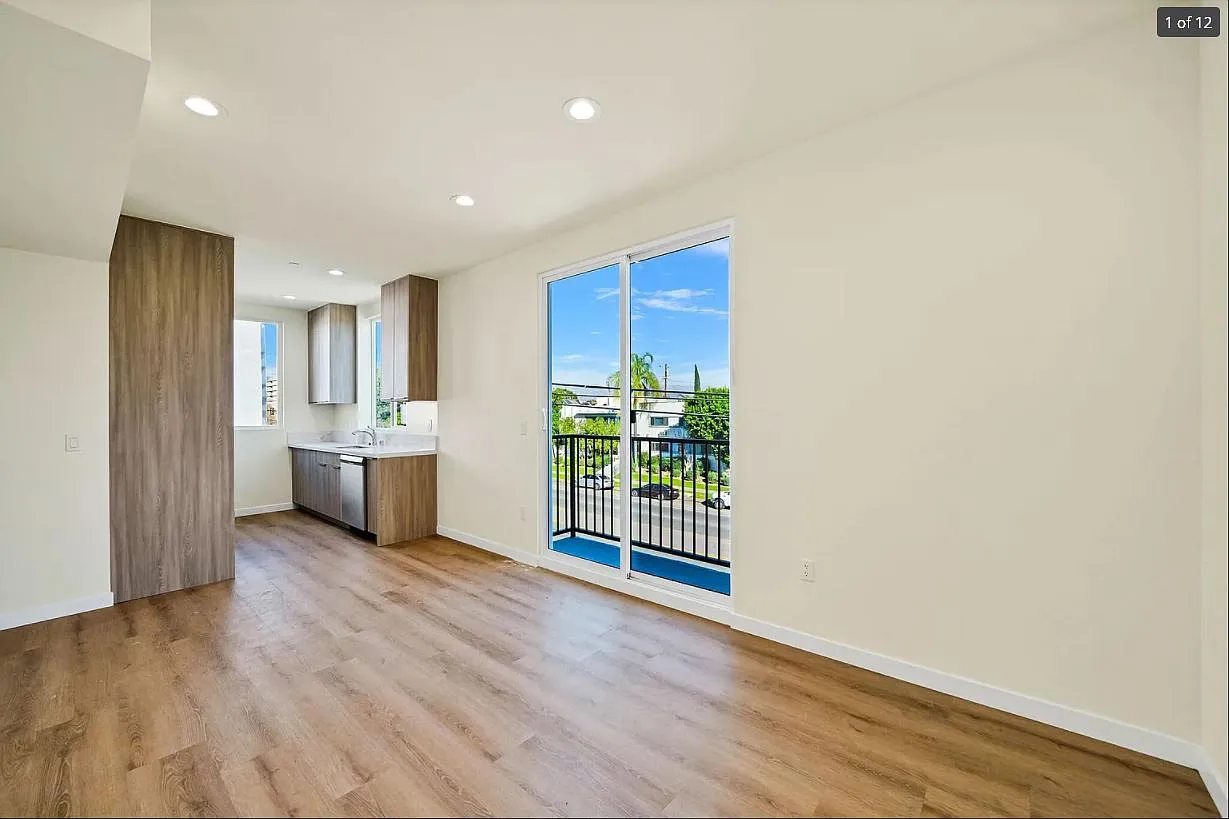 8827 Van Nuys Blvd — Photo 4