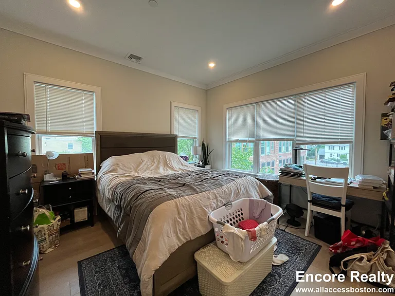 32 Cummins Hwy #4 — Photo 16