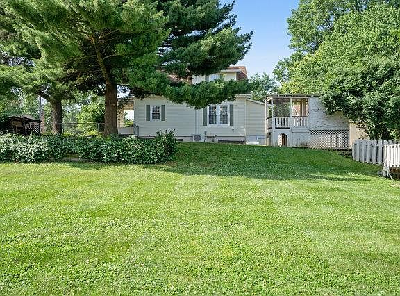 3rd image of 2609 Charlack Ave