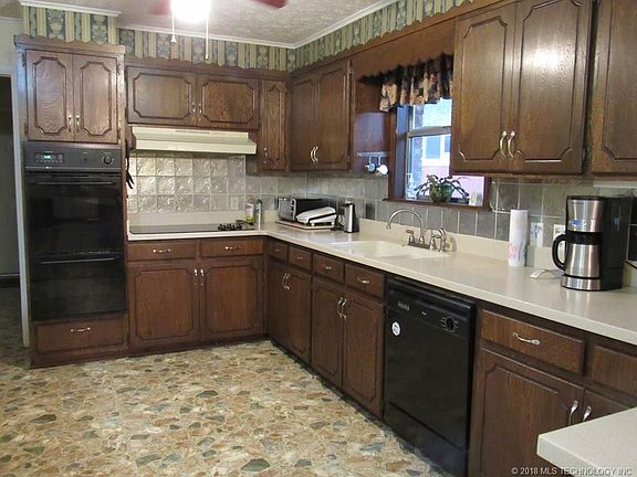 3rd image of 88 E Elm Dr