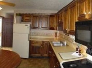 720 9th St, Grandview, IN 47615