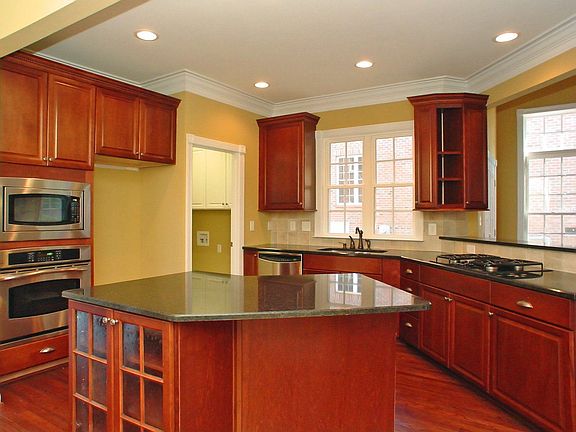 Gourmet Kit.w/Stainless Appliances