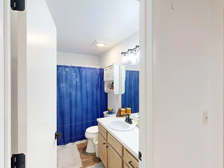 2337 N Glenisle Ave #A — Photo 22