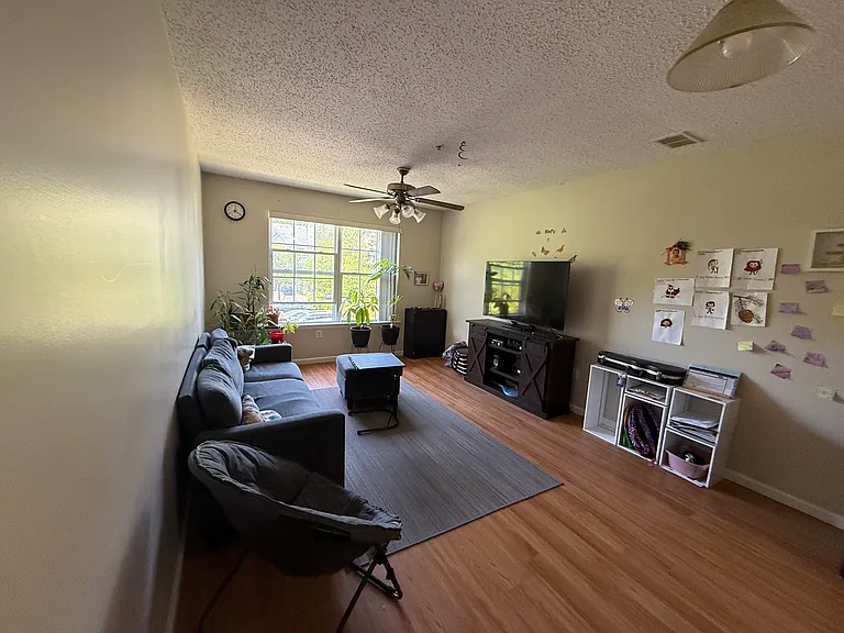 63 Inverness Dr — Photo 4