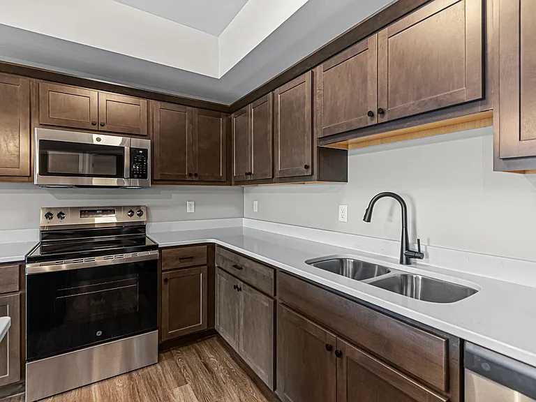 Madison Ave Condos — Photo 17
