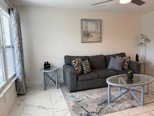 1110 N Riverside Dr #25 — Photo 7